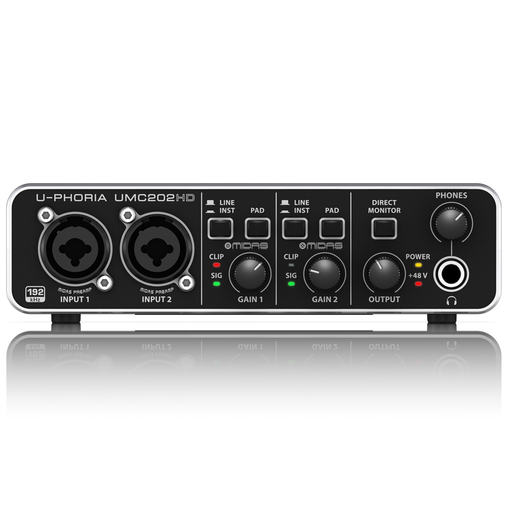 AKG P120のマイクとUMC202HD 使用回数が少なく、ほぼ新品同様です AKG P120のマイクとUMC202HD 使用回数が少なく、ほぼ新品同様